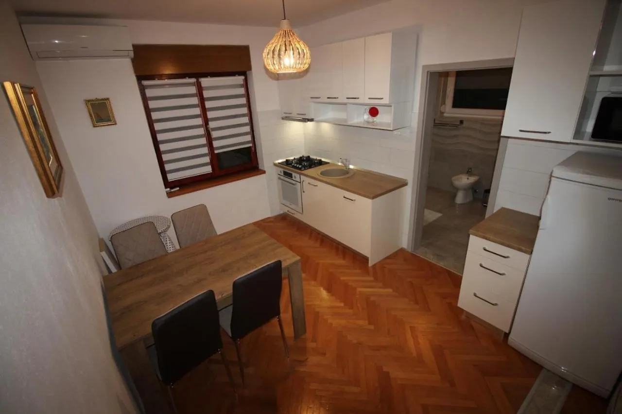 Apartment Zo-Na Povile